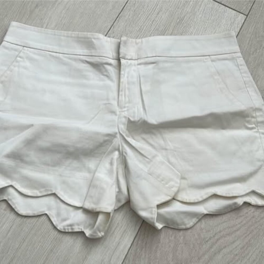 Club Monaco White amber shorts